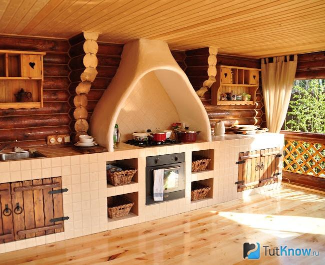 Летняя кухня из дерева
