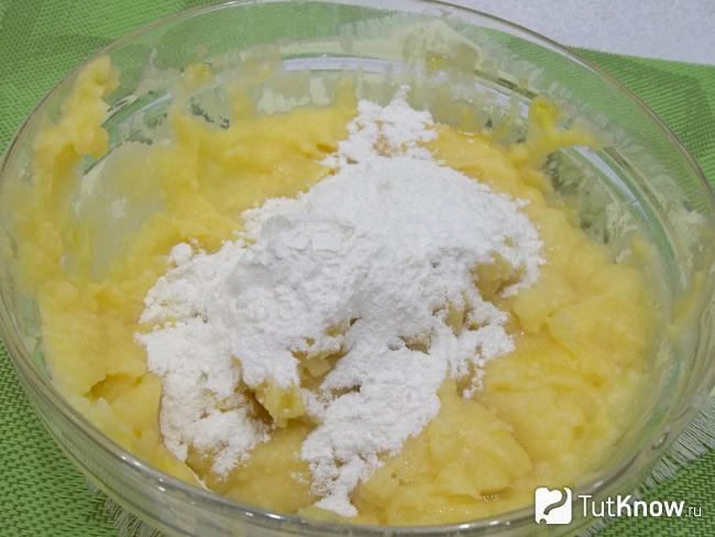 В картофельное пюре добавлены яйца