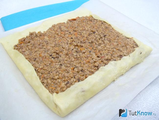 Подвернуты края теста