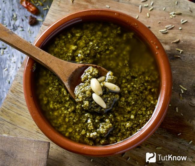 Соус Песто с орехами пинии