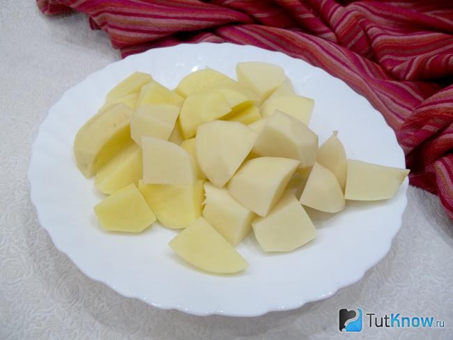 Картофель нарезан