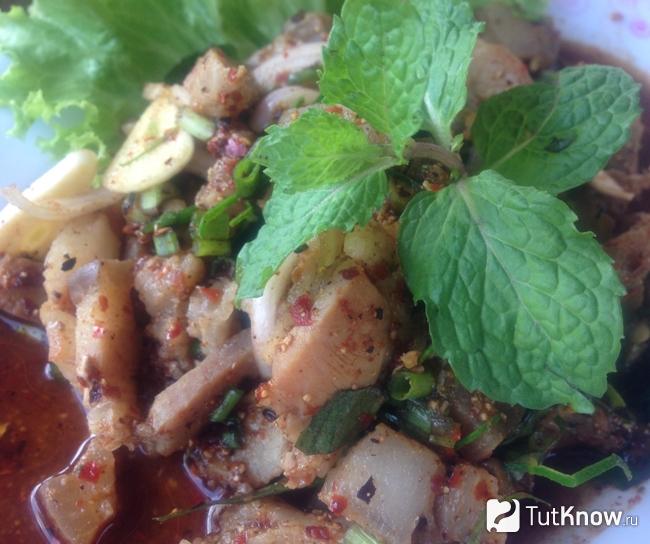 Пряное мясо с мелиссой