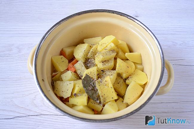 Овощи в кастрюле