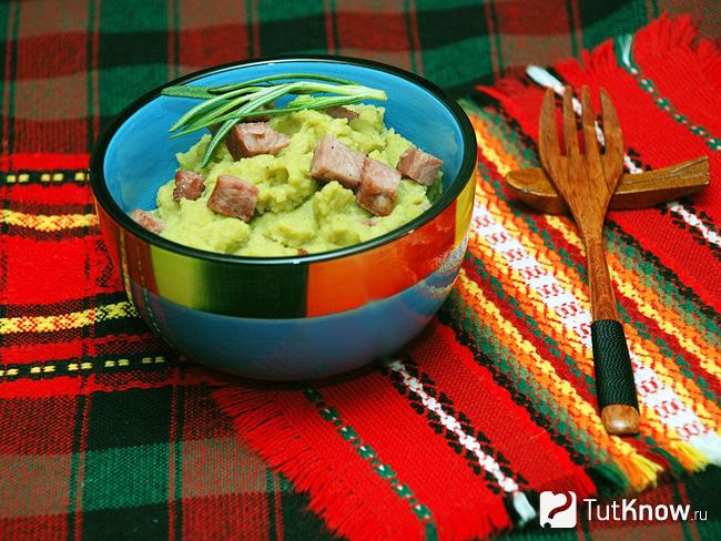 Гороховая каша с мясом в мультиварке