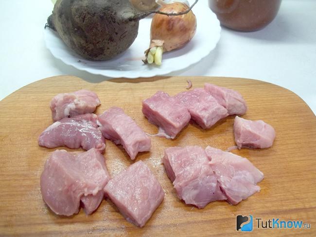 Мясо нарезано