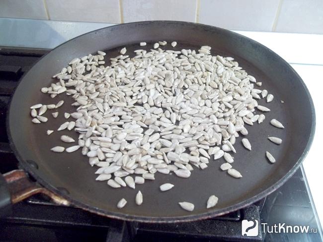 Семечки жарятся
