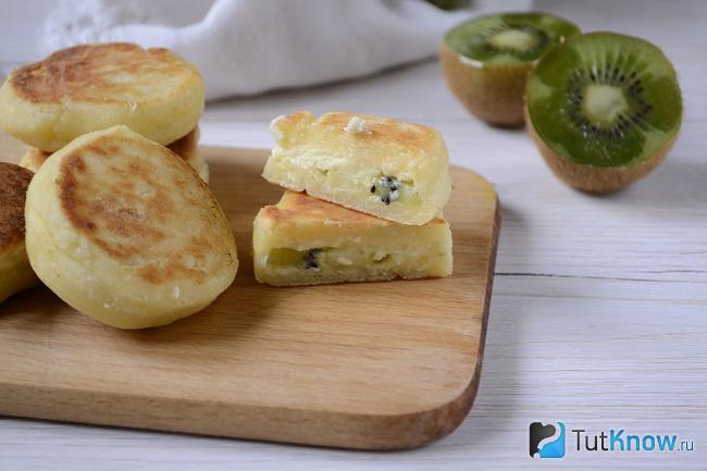 Сырники с киви готовы к употреблению