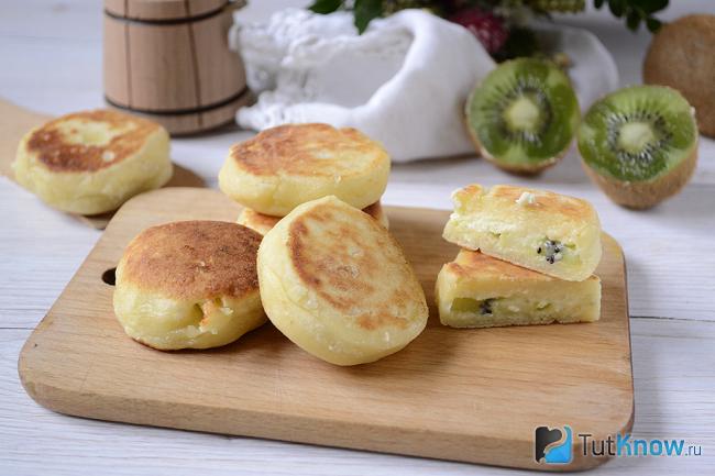 Оригинальные сырники с киви