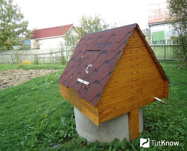Кровля домика для колодца