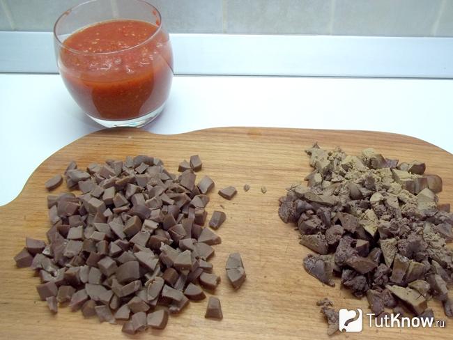 Печень и почки нарезаны кубиками