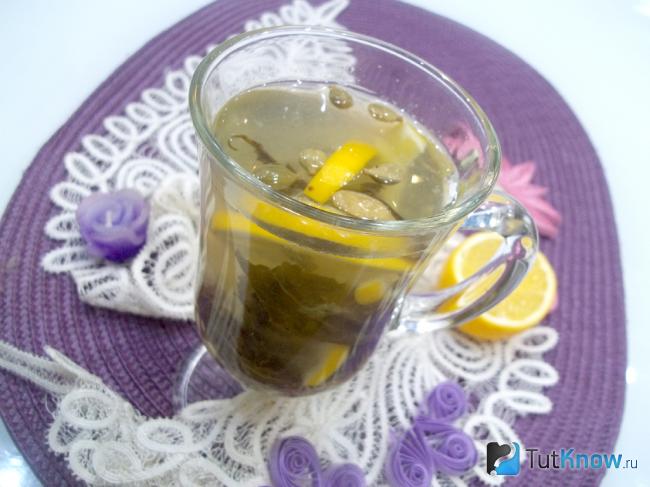 Готовый зеленый чай с кардамоном, лимоном и медом