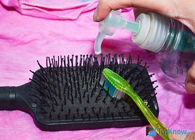 Чистка расчески