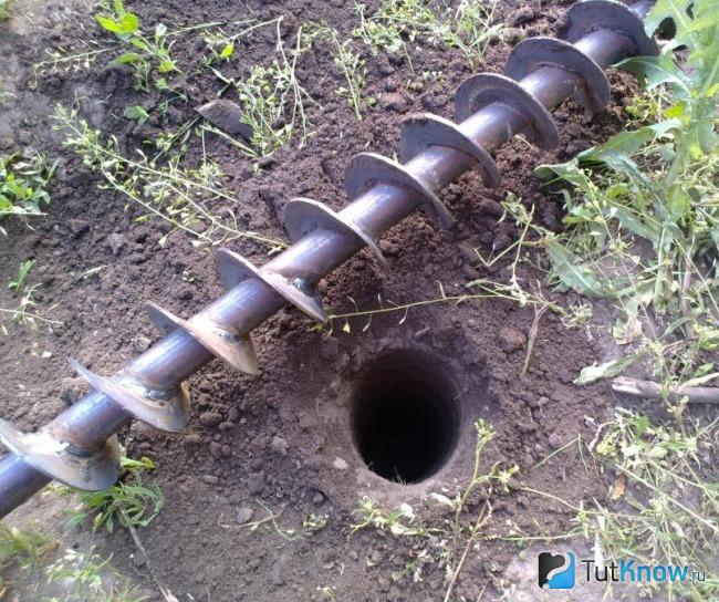 Бурение скважины в твердом грунте