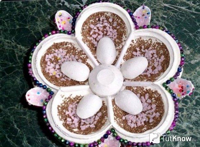 Как выглядит украшенная крышка изнутри