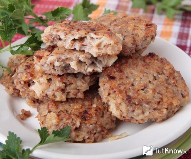 Гречневые котлеты с фаршем и чесноком