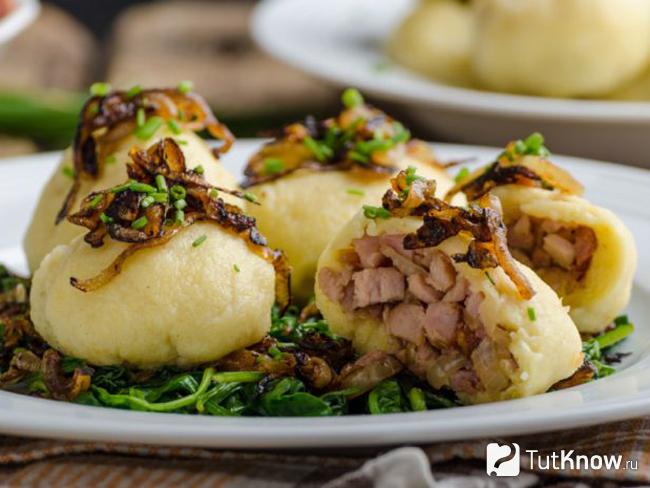 Картофельные кнедли с мясом