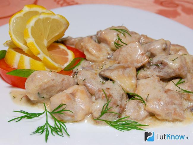 Индейка с грибами и кабачками