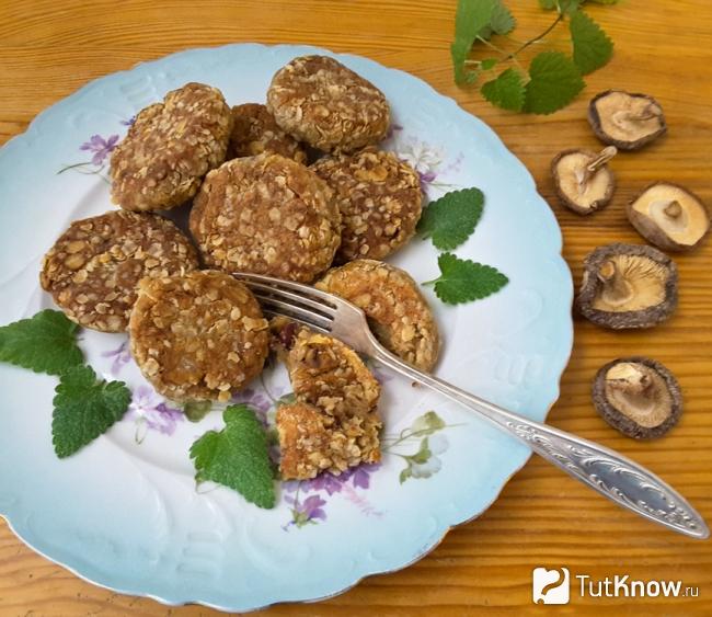 Котлеты из фасоли с грибами