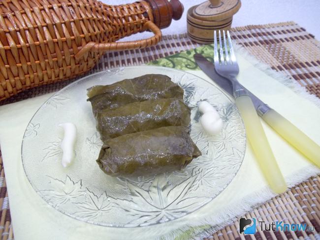 Готовая долма со свининой
