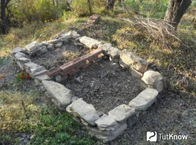 Боковины из камня для складывания компоста