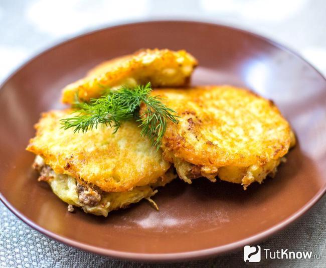 Драники с курицей и чесноком