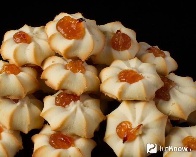 Масляное печенье с апельсиновым джемом