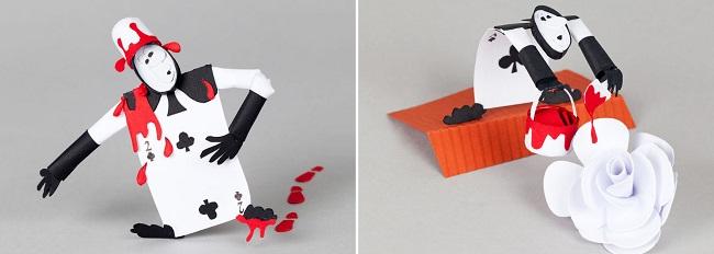 Две карточные фигурки крупным планом