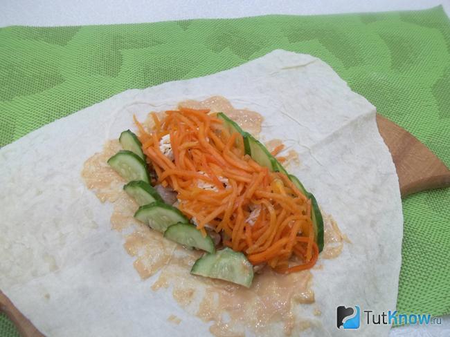 К продуктам добавлена морковь по-корейски и огурцы