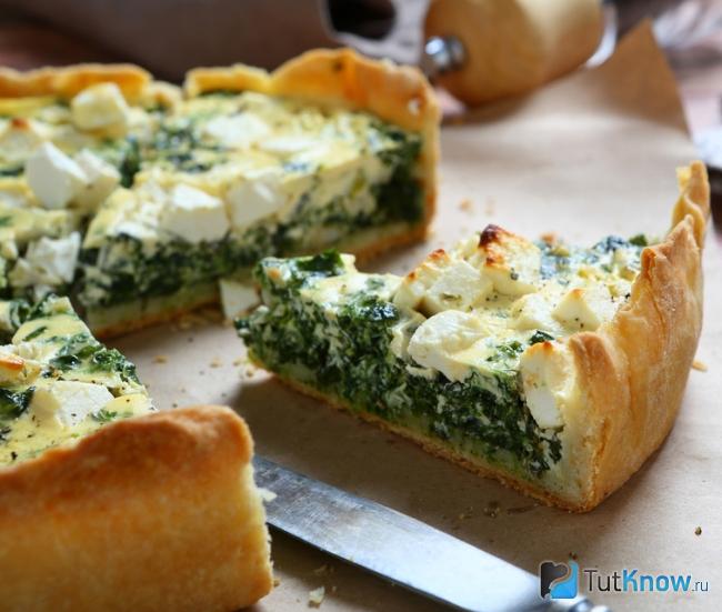 Киш со шпинатом и фетой