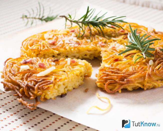 Пицца из макарон