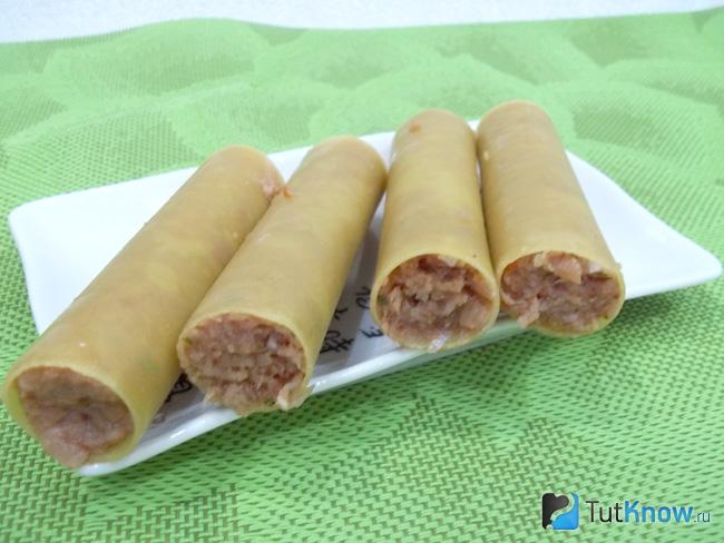 Каннеллони нафаршированы мясным фаршем