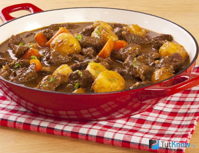 Тушеная баранина с кабачками