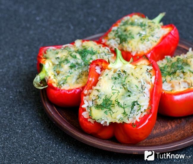 Перец с творогом и голубым сыром