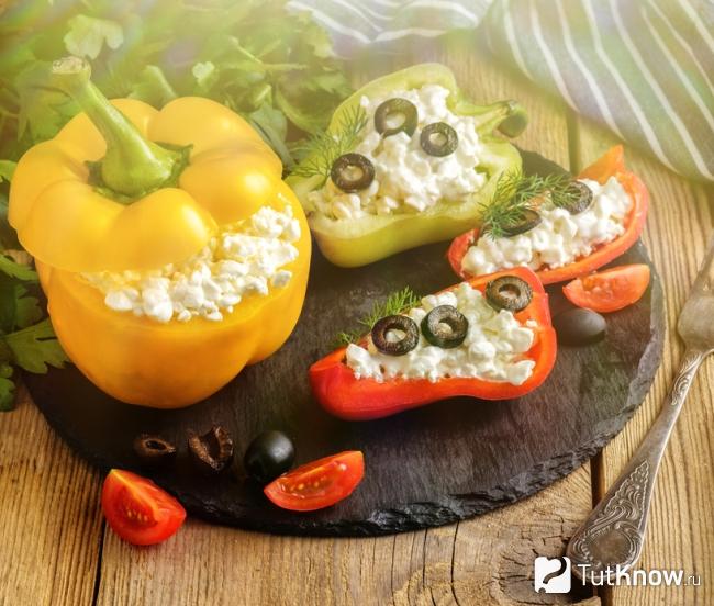 Запеченный перец с маслинами