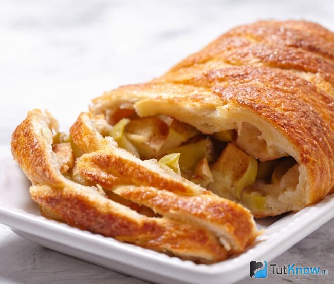 Легкий штрудель с яблоками