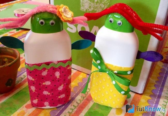 Простые игрушки из флаконов от шампуня