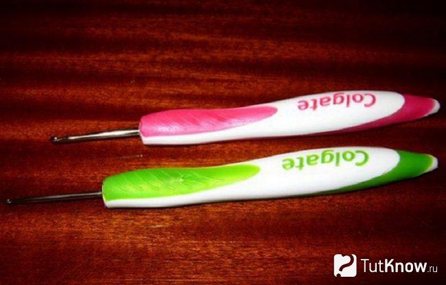 Крючки для вязания из зубных щёток