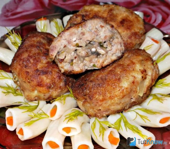 Зразы с яйцом и грибами