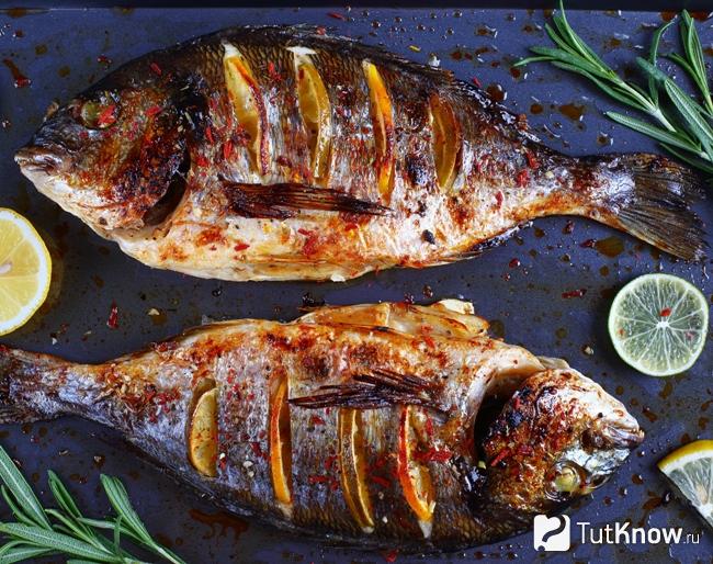 Запеченная рыба с каффир-лаймом