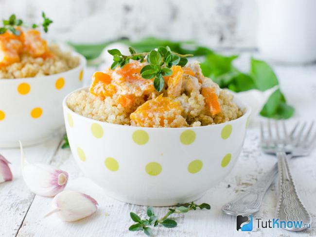 Киноа с курицей в мультиварке