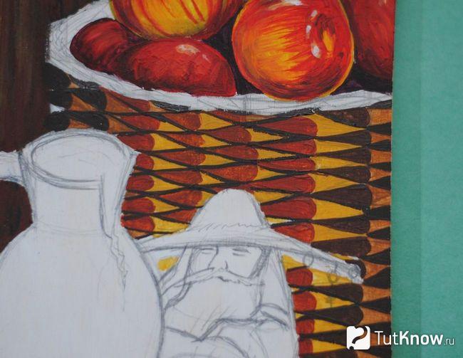 Корзинка раскрашена разными цветами