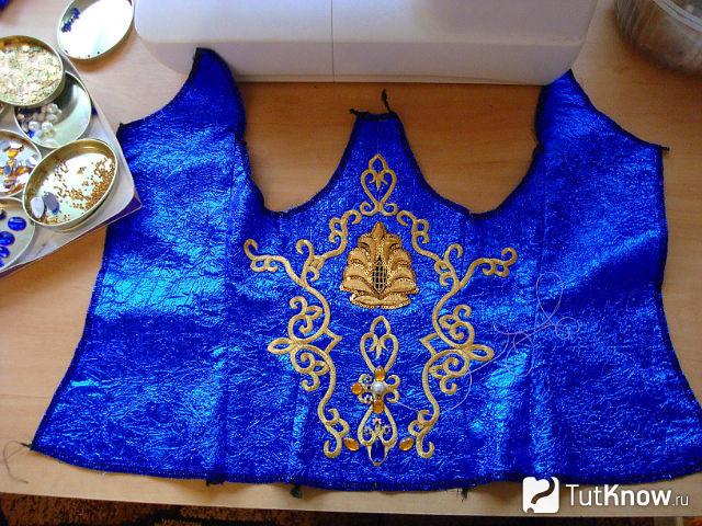 Элемент платья царицы с узором