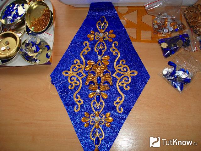 Украшенный клин юбки