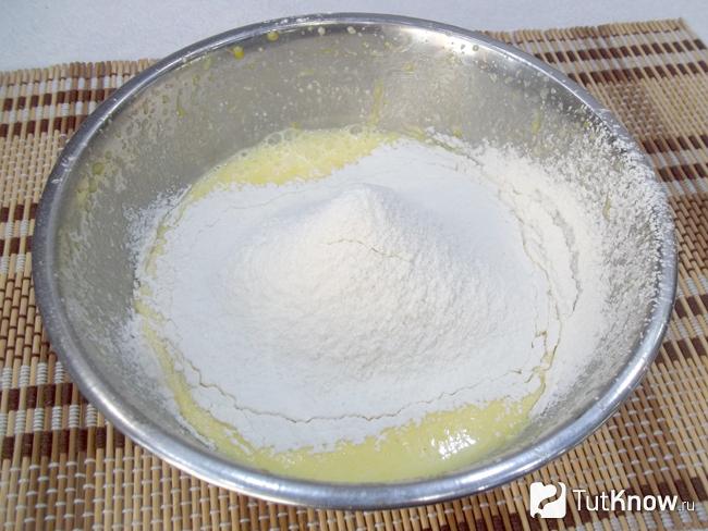 К продуктам добавлена мука, соль и сода