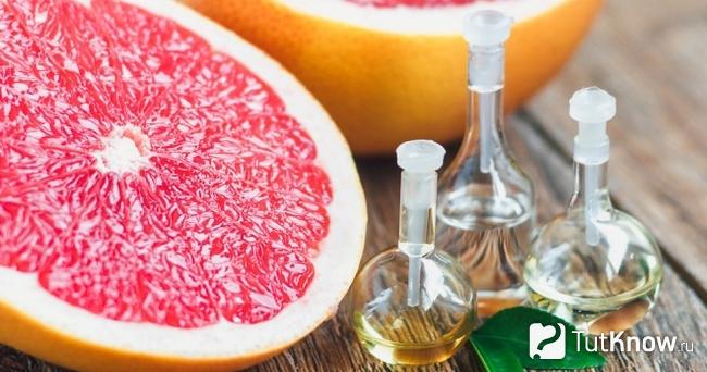 Три флакона с маслом грейпфрута