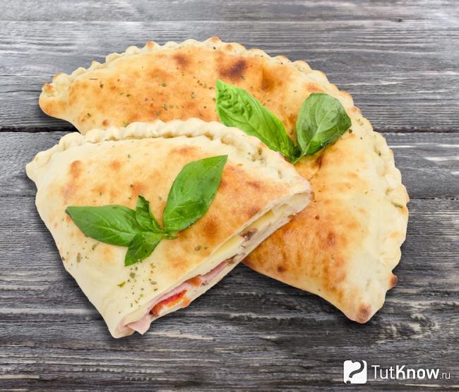 Пицца с ветчиной и сыром