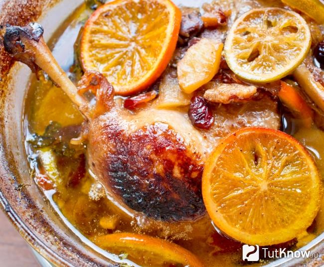 Утиные ножки с апельсинами в мультиварке