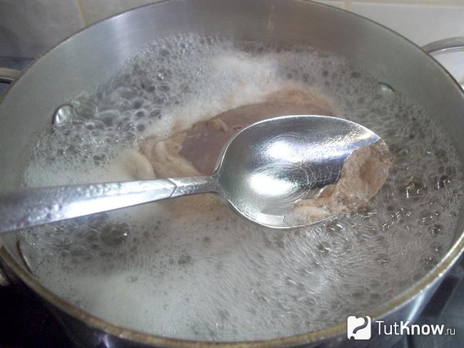С бульона убрана пена