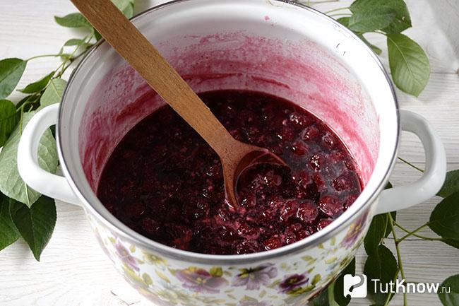 Вишнёвая масса после варки