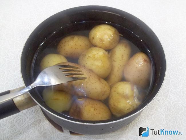 Картофель отварен